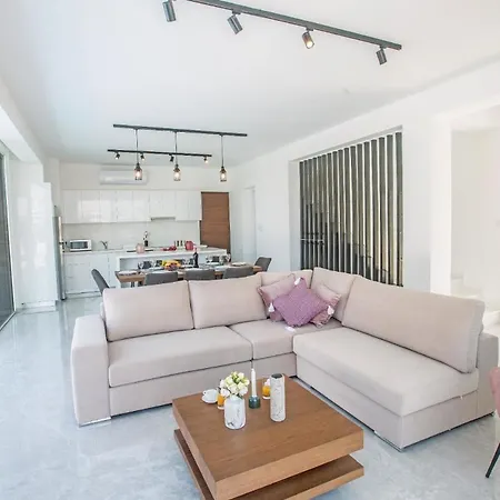 Ferienhaus Mit Privatpool Fur 9 Personen Ca 170 Qm In Protaras, Sudkuste Von Zypern بروتاراس