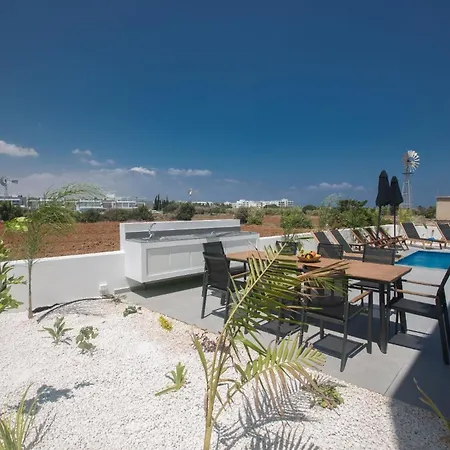 Ferienhaus Mit Privatpool Fur 9 Personen Ca 170 Qm In Protaras, Sudkuste Von Zypern بيت للعطل